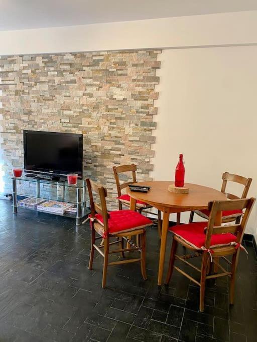 Charmant Appartement Renove Au Coeur Du Village Saint-Martin-Vésubie Extérieur photo